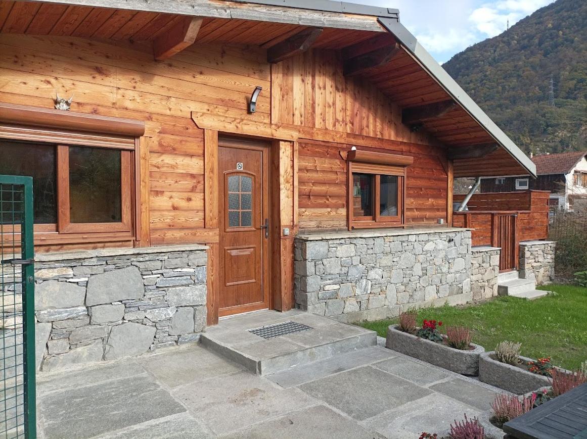 Joli Terrasse Et Jardinet Chalet